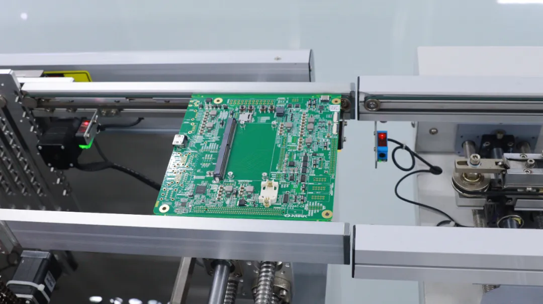 SMT加工中怎样有用控制电子元件消耗？尊龙凯时为您揭秘！